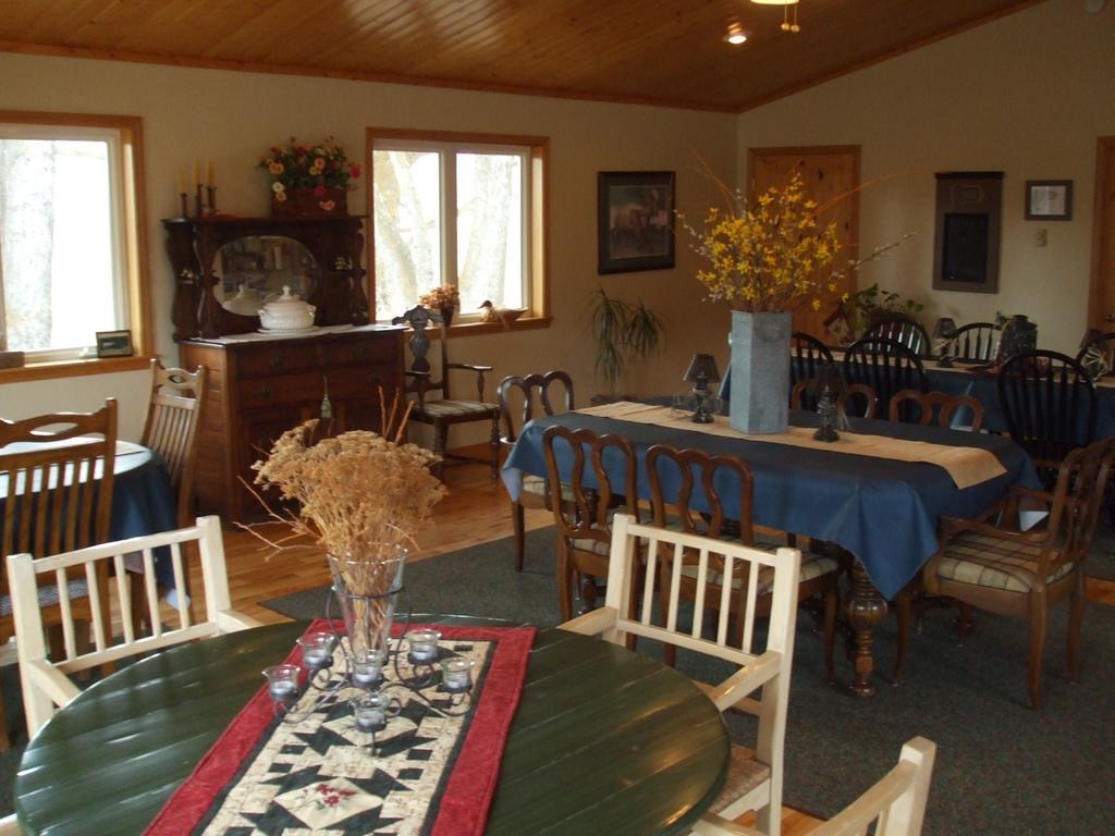 Hansen Guest Ranch Swan Valley Exteriör bild